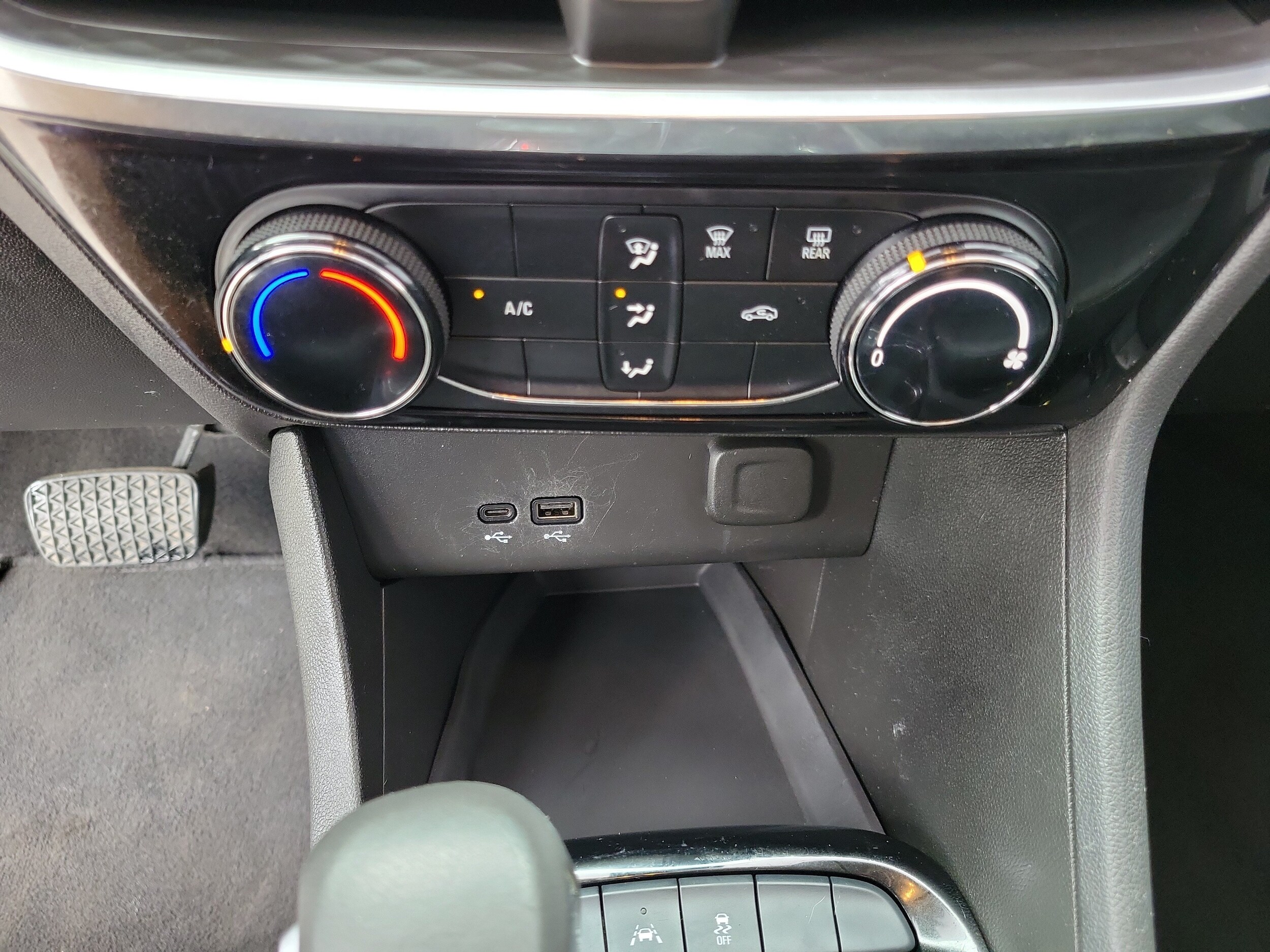 2024 Buick Encore GX Sport Touring - Photo 33