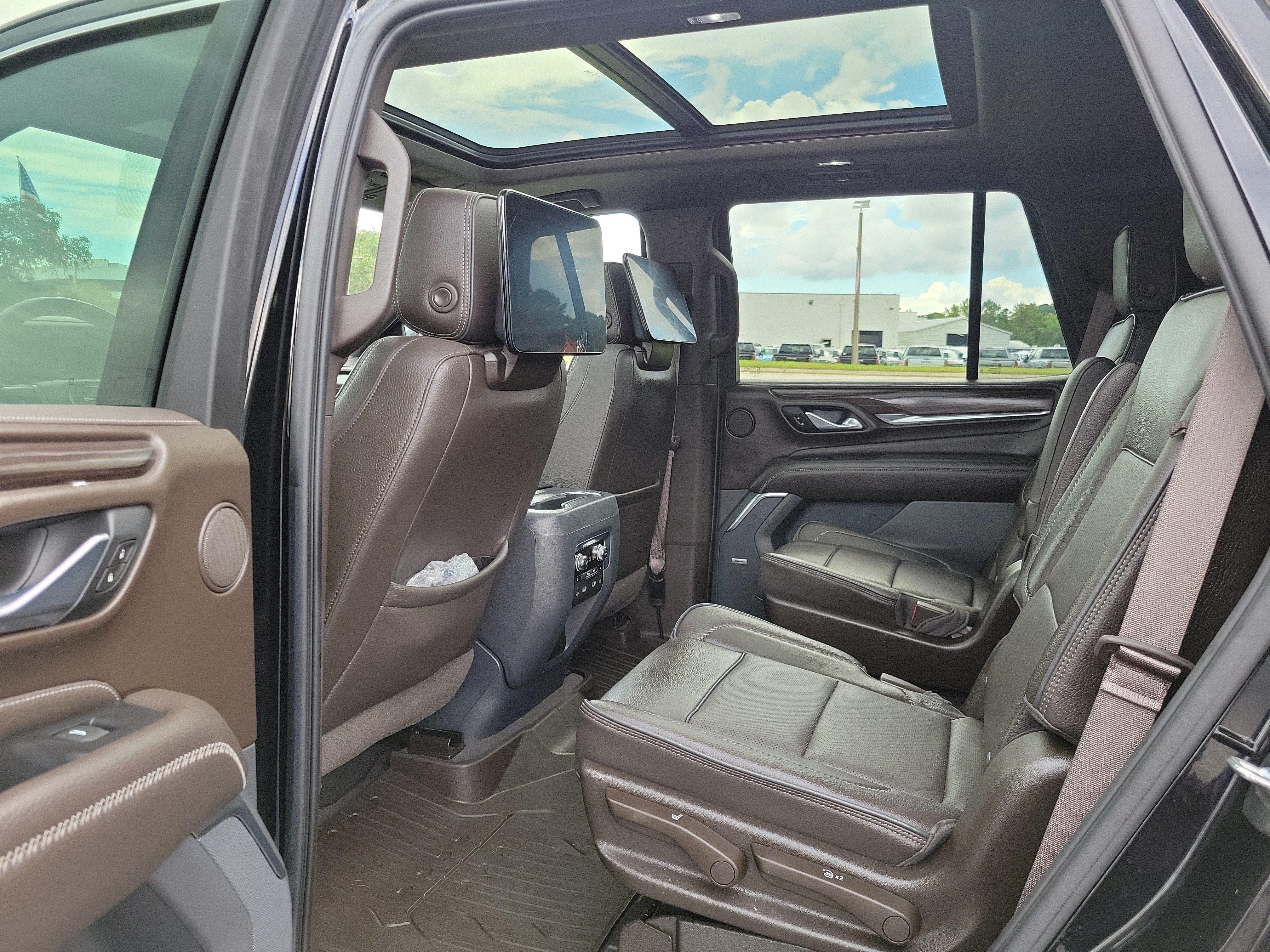 2021 GMC Yukon Denali - Photo 14