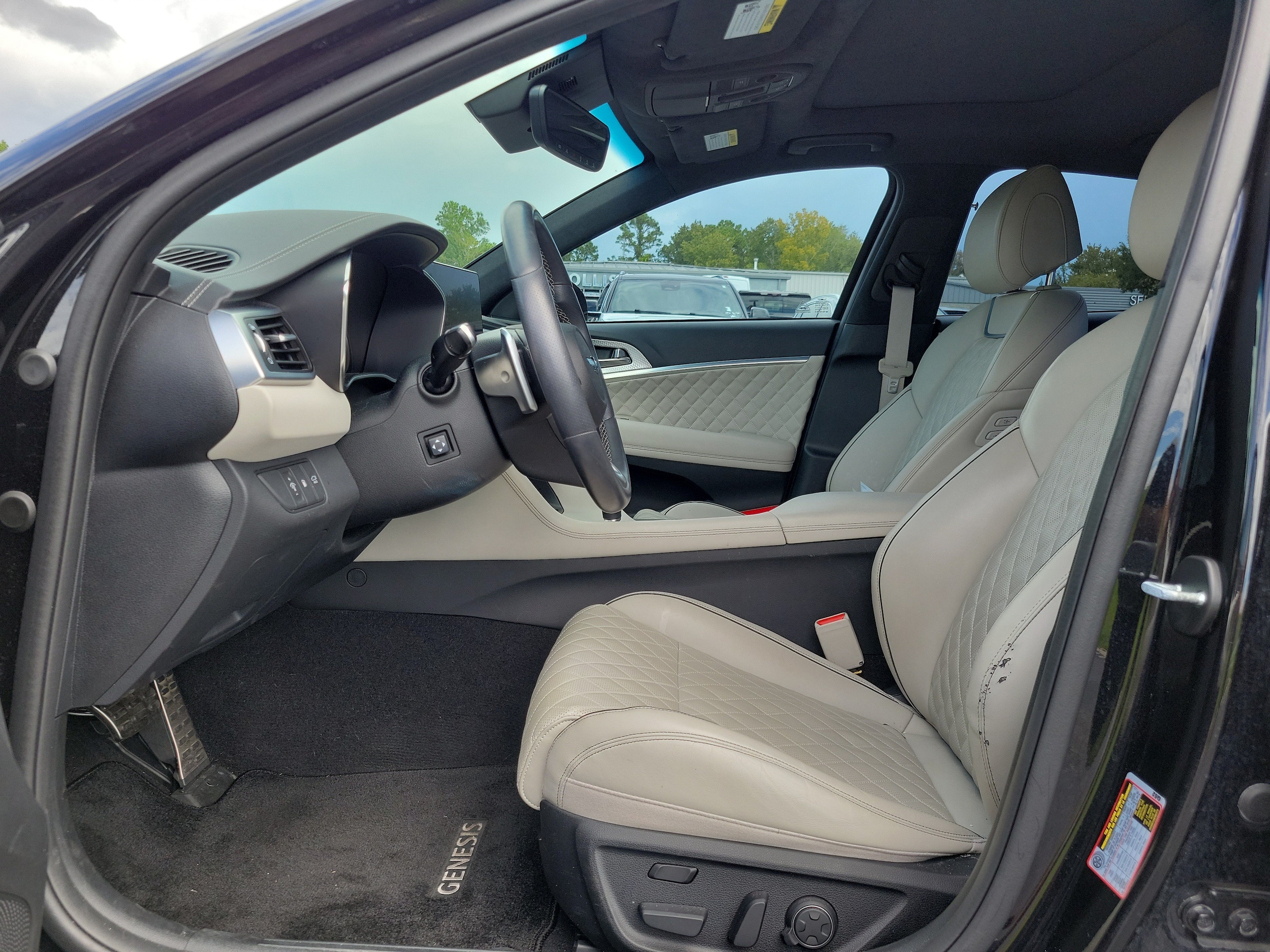 2023 GENESIS G70 Standard - Photo 24