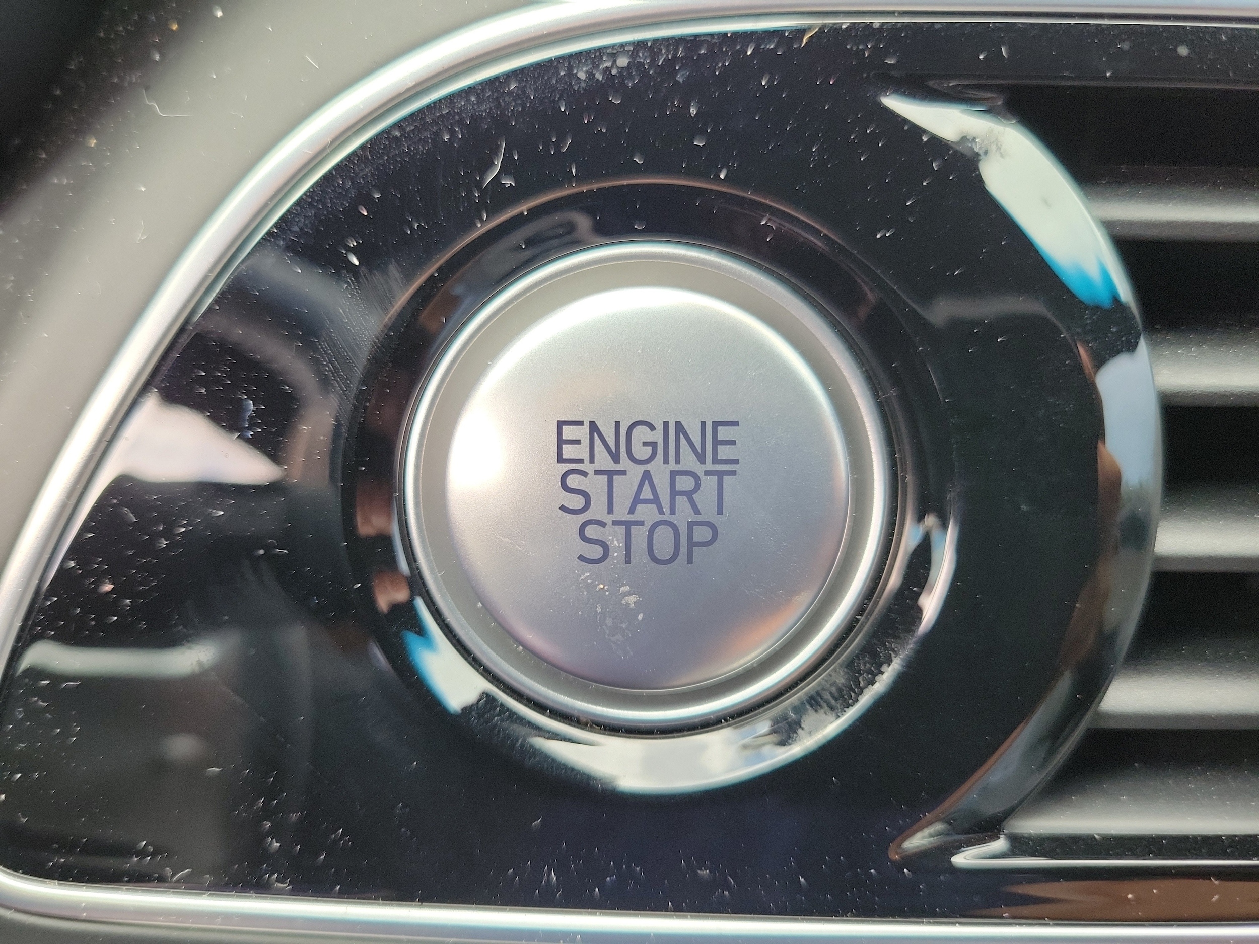 2023 GENESIS G70 Standard - Photo 34