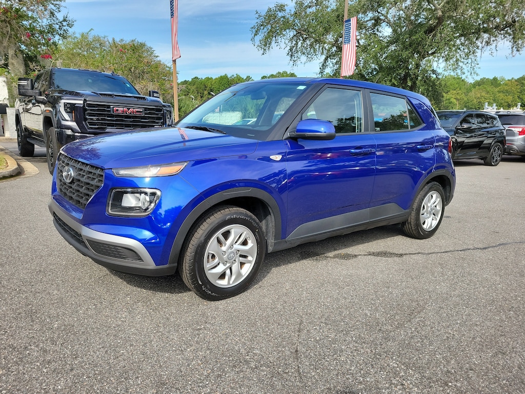 Used 2023 Hyundai Venue SE SUV