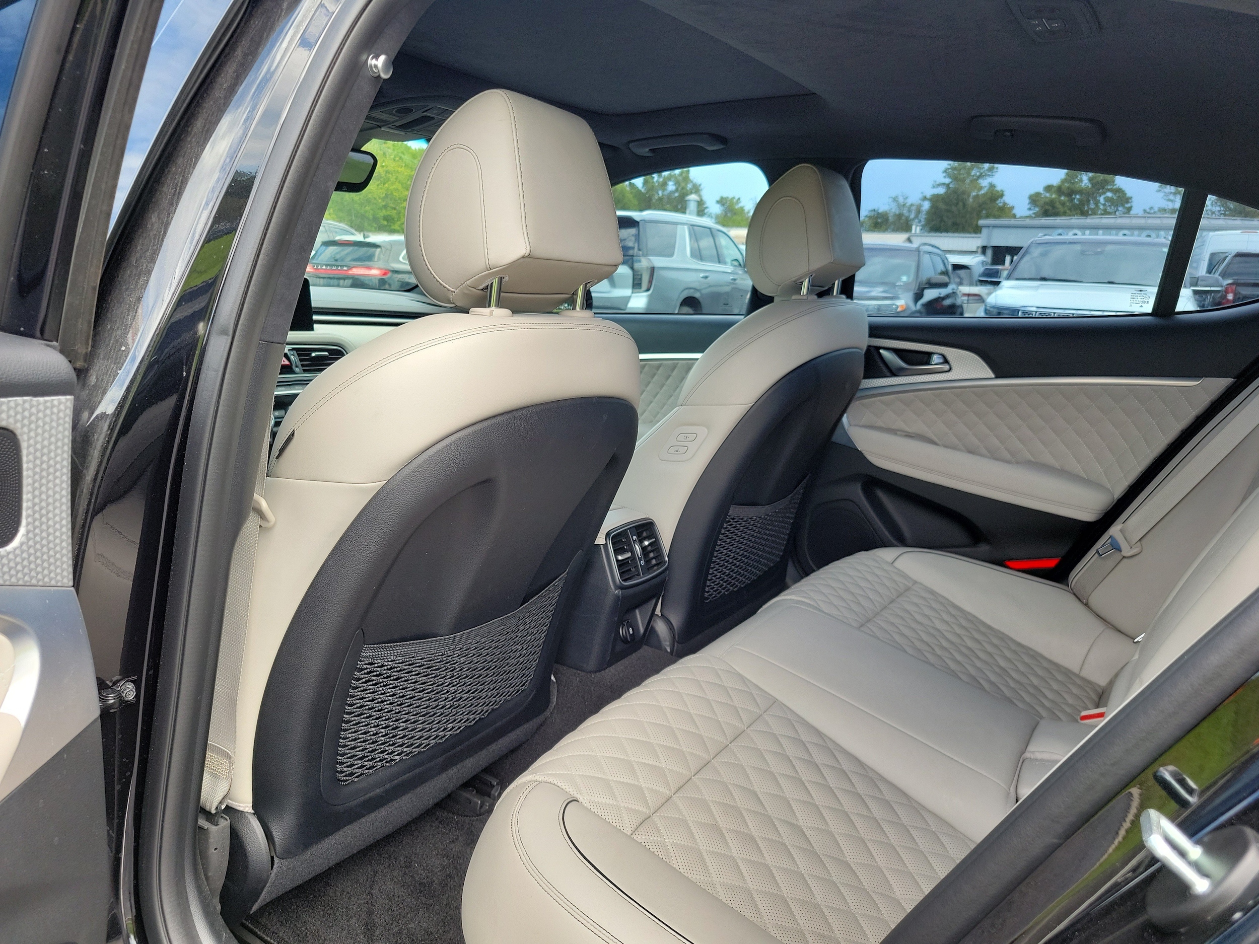 2023 GENESIS G70 Standard - Photo 14