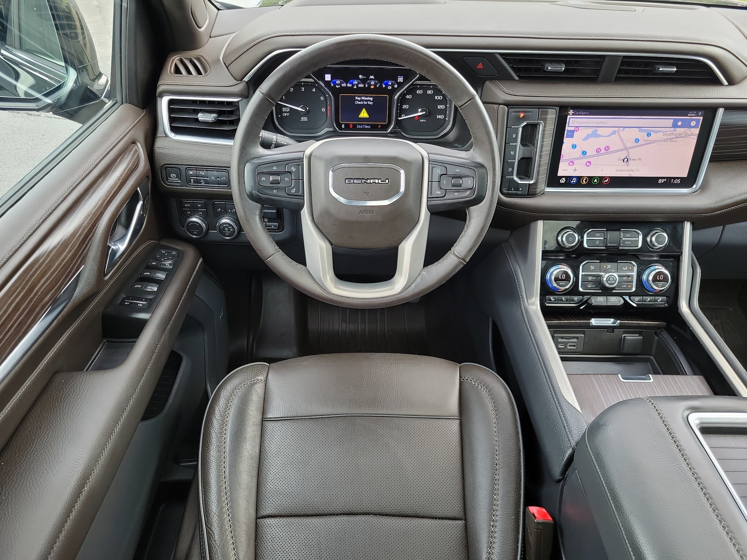 2021 GMC Yukon Denali - Photo 19