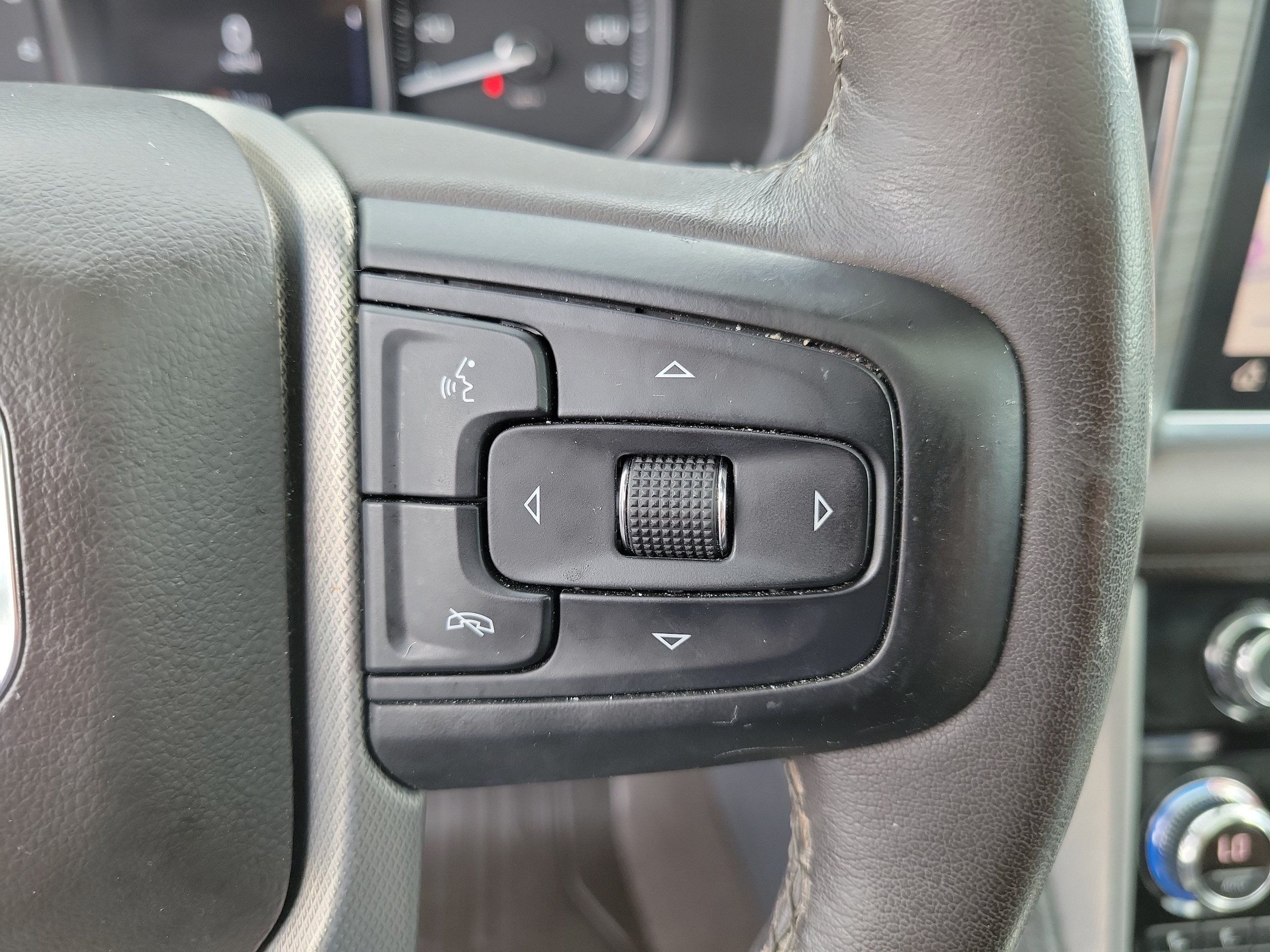 2021 GMC Yukon Denali - Photo 29