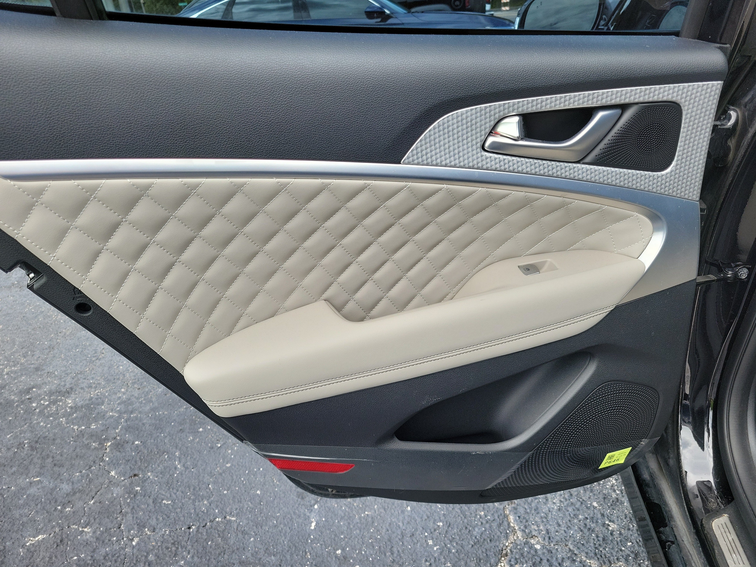 2023 GENESIS G70 Standard - Photo 13