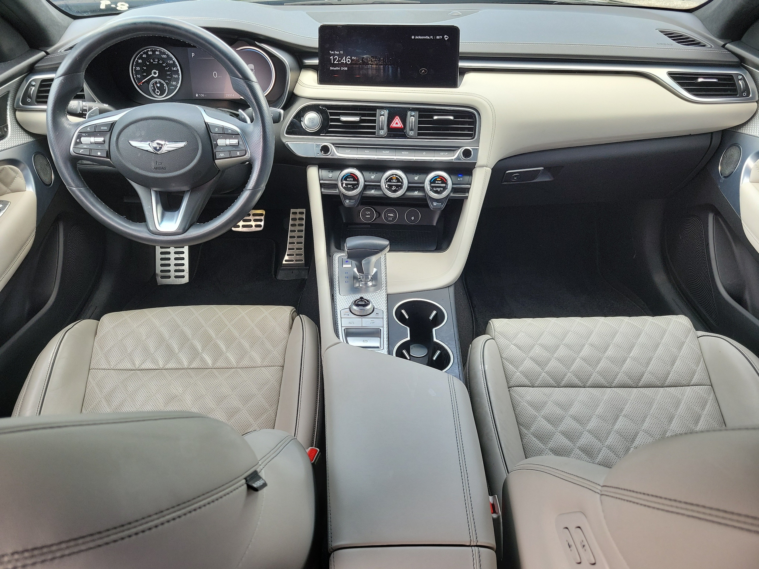 2023 GENESIS G70 Standard - Photo 18