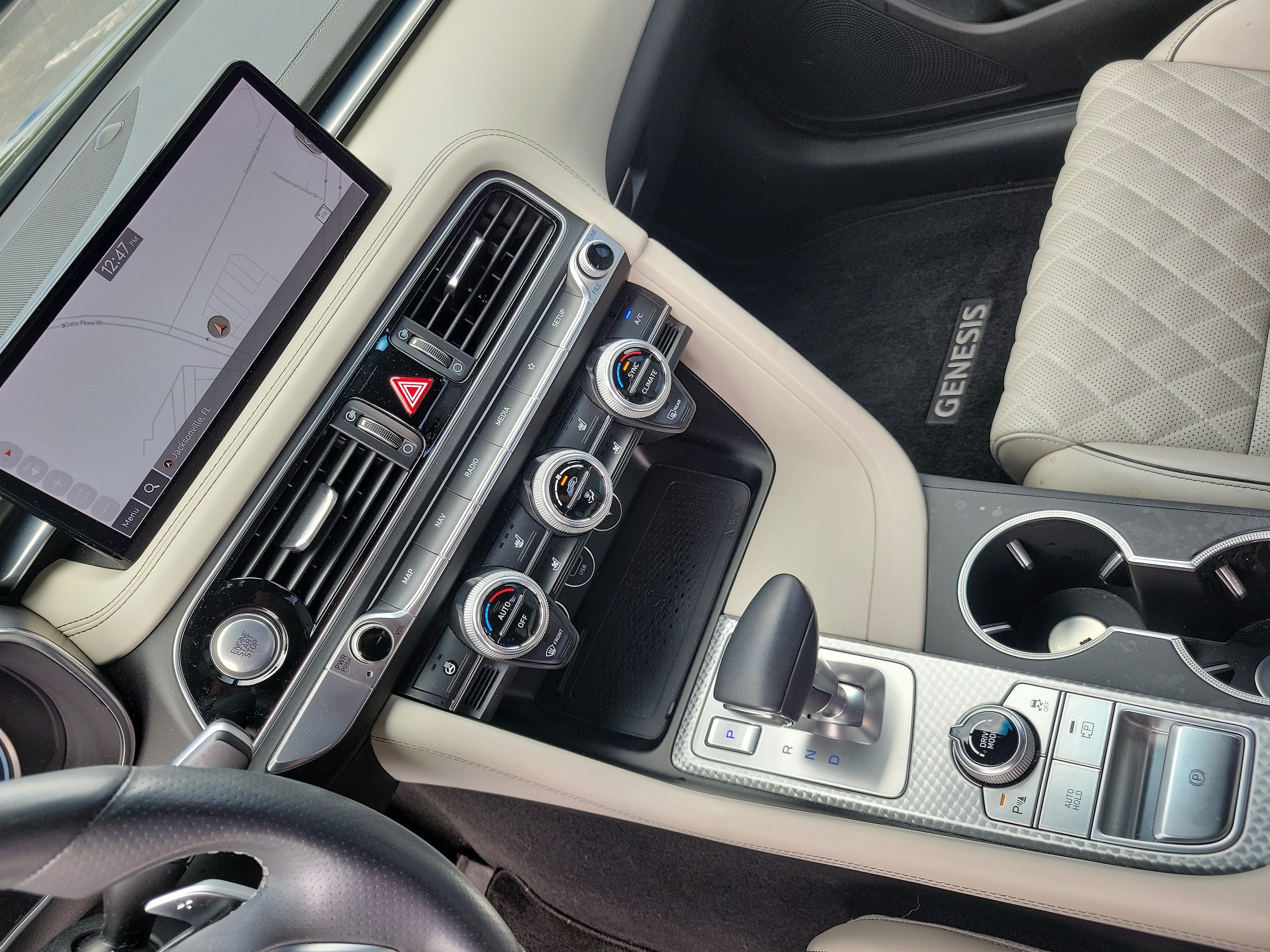 2023 GENESIS G70 Standard - Photo 37