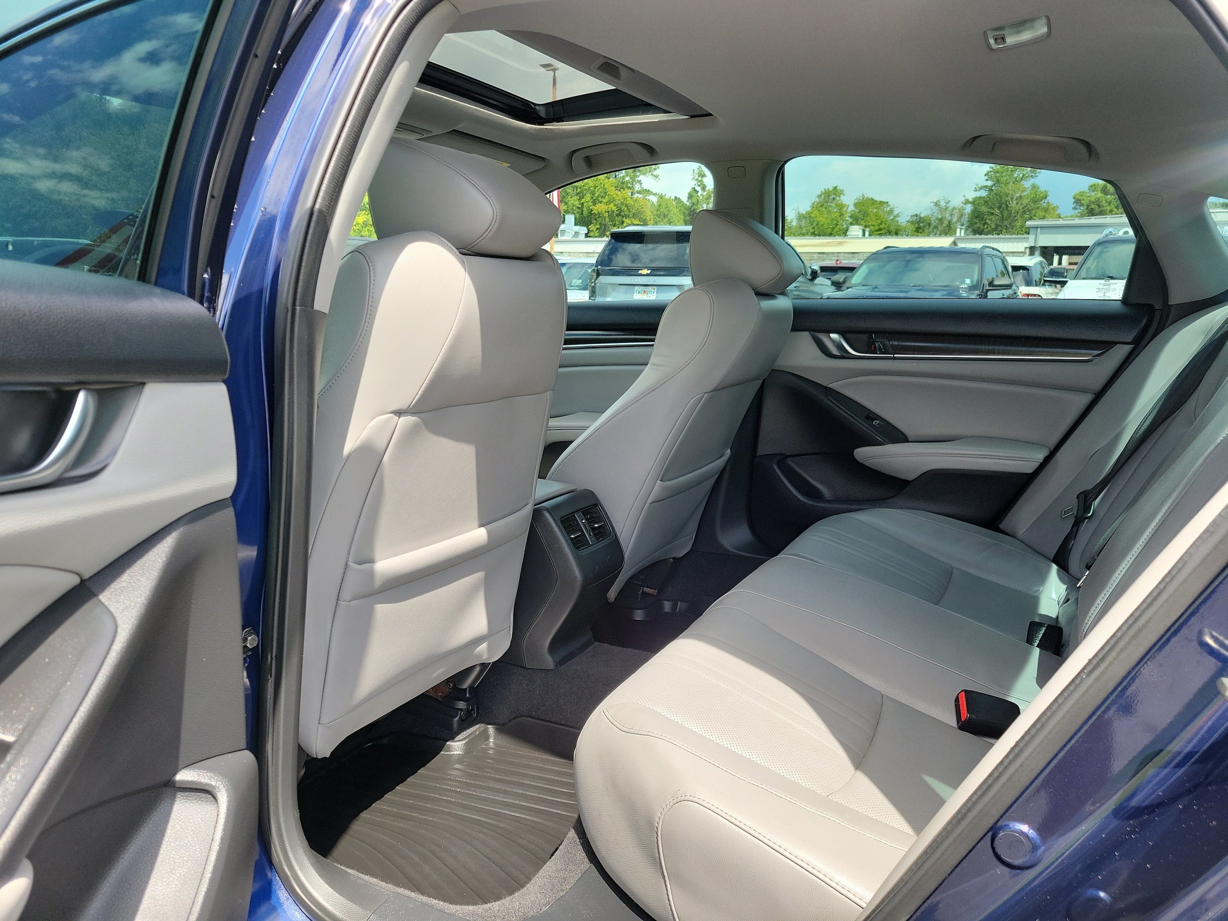 2018 Honda Accord Hybrid EX-L - Photo 12