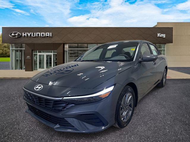 2026 Hyundai Elantra Hybrid Sedan 