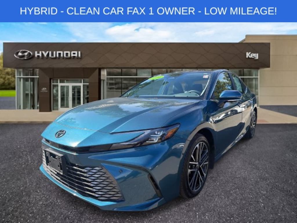 Used 2025 Toyota Camry XLE Sedan