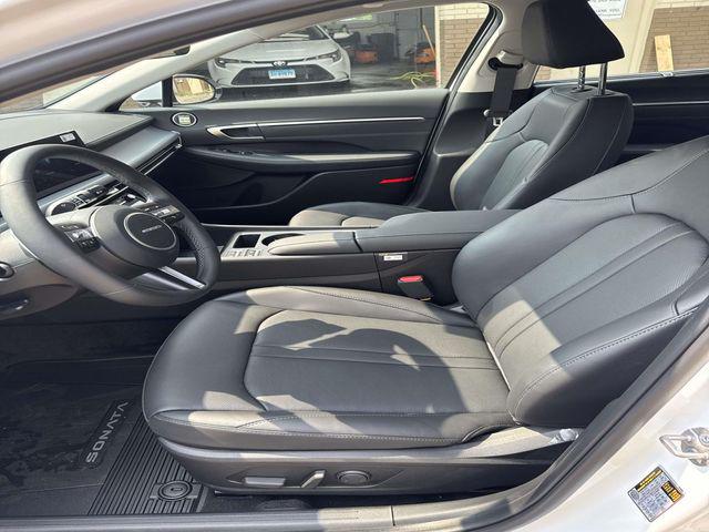 2025 Hyundai Sonata Hybrid Limited - Photo 6