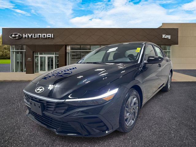2026 Hyundai Elantra Hybrid Sedan 