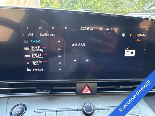 2025 Hyundai Elantra Limited - Photo 15