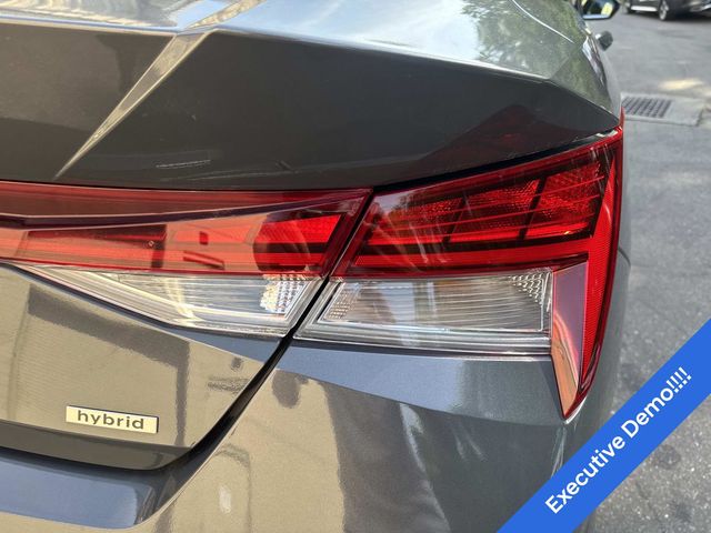 2025 Hyundai Elantra Limited - Photo 6