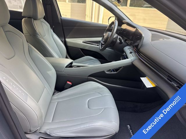 2025 Hyundai Elantra Limited - Photo 27