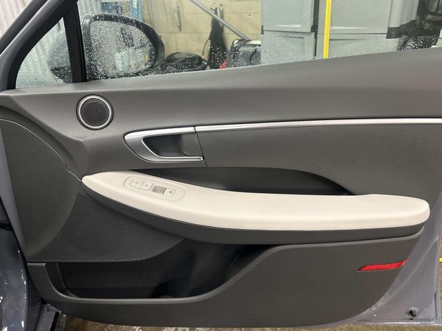 2025 Hyundai Sonata SE - Photo 27