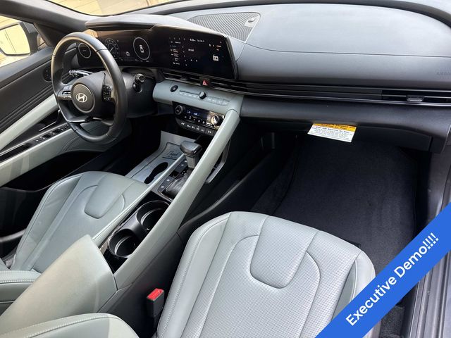 2025 Hyundai Elantra Limited - Photo 24