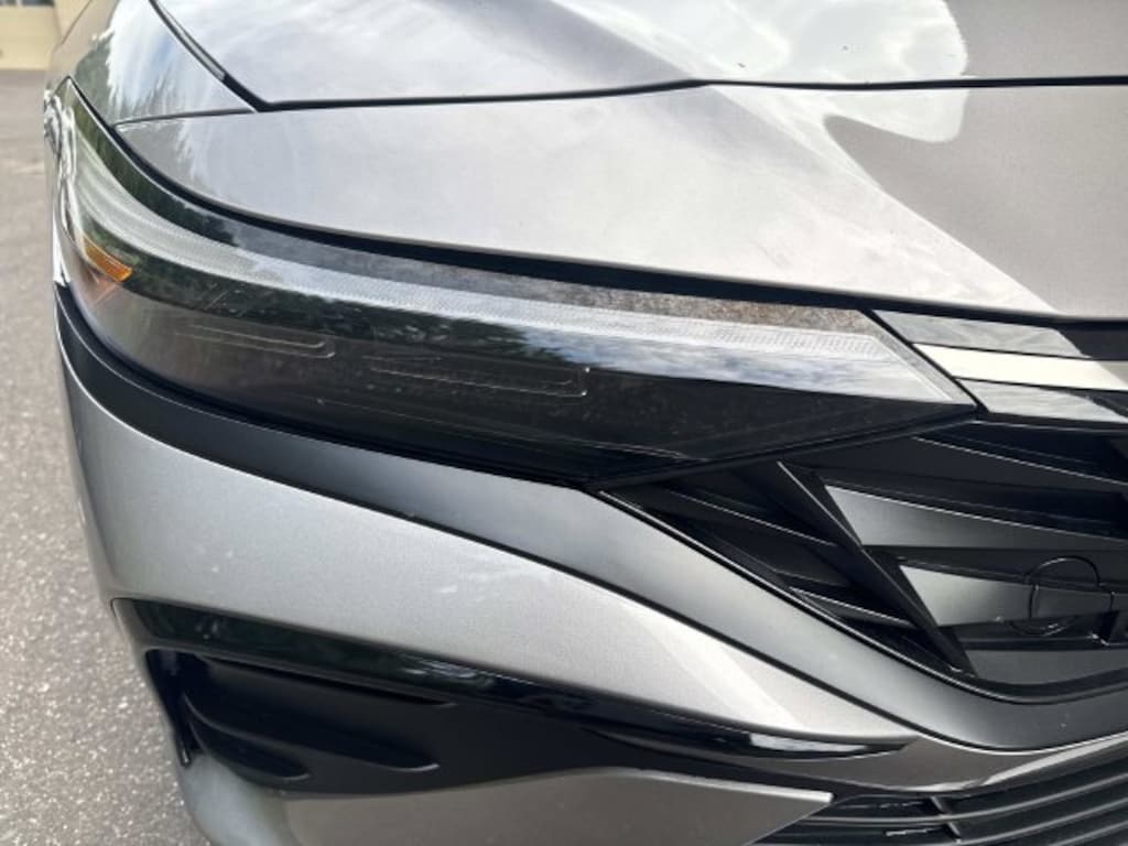 Used 2025 Hyundai Elantra Hybrid Limited Sedan