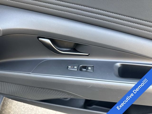 2025 Hyundai Elantra Limited - Photo 26