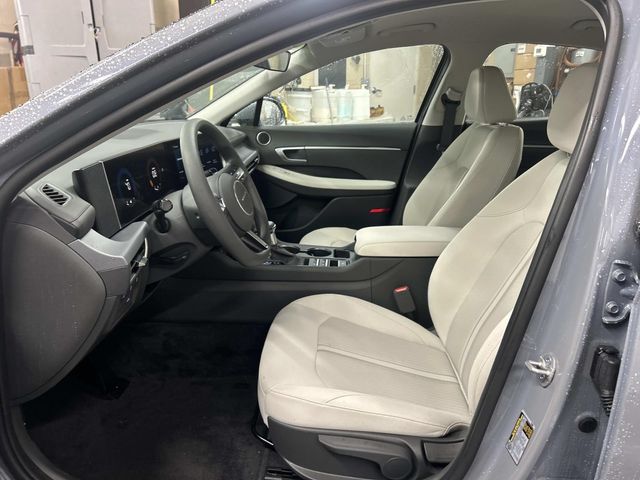 2025 Hyundai Sonata SE - Photo 14