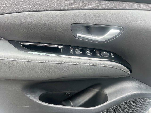2025 Hyundai Santa Cruz Limited - Photo 9