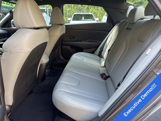2025 Hyundai Elantra Limited - Photo 21