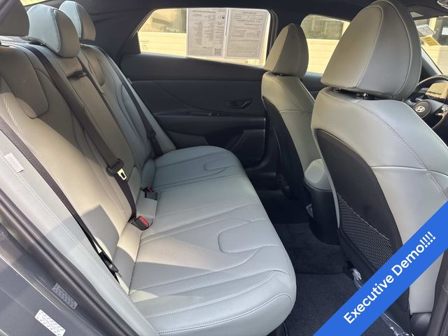 2025 Hyundai Elantra Limited - Photo 23