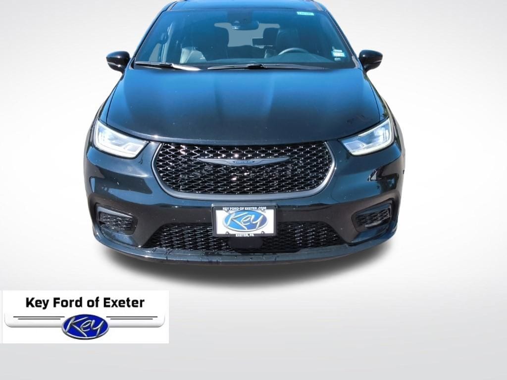 Used 2025 Chrysler Pacifica Limited Minivan/Van