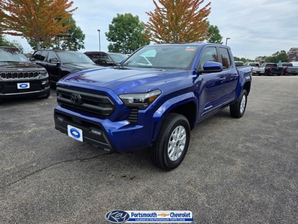 Used 2025 Toyota Tacoma SR5 Truck