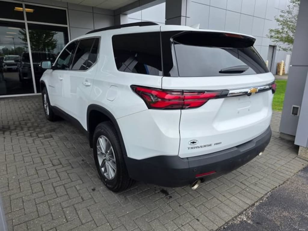 Used 2023 Chevrolet Traverse LT Cloth SUV
