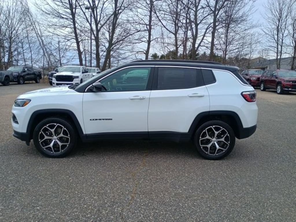 Used 2024 Jeep Compass Limited 4x4 SUV