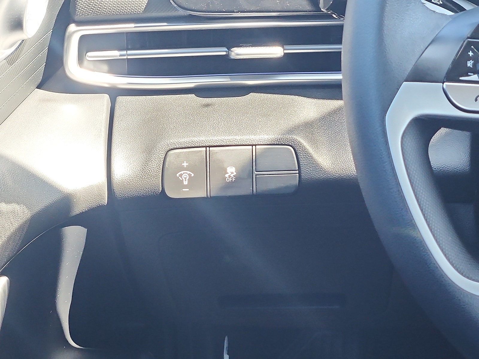 2024 Hyundai Elantra SEL - Photo 13
