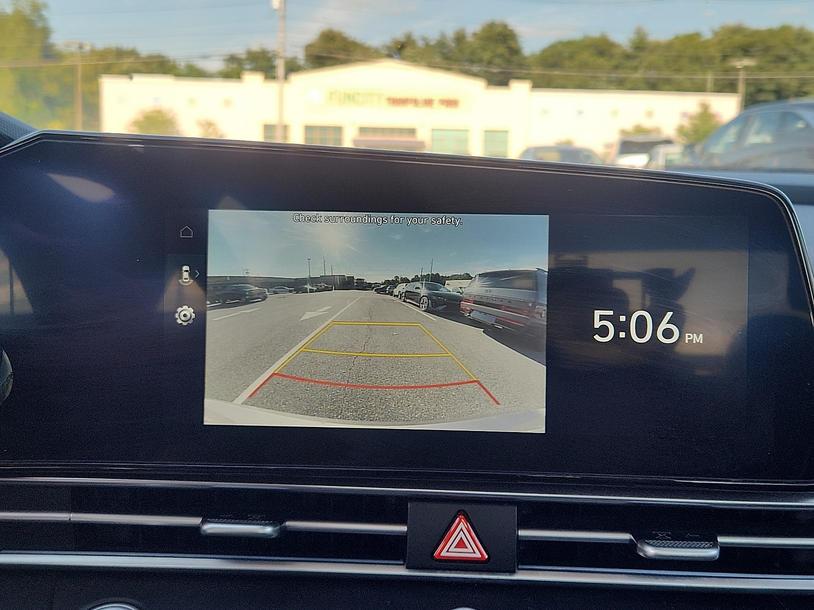 2025 Hyundai Elantra Limited - Photo 20