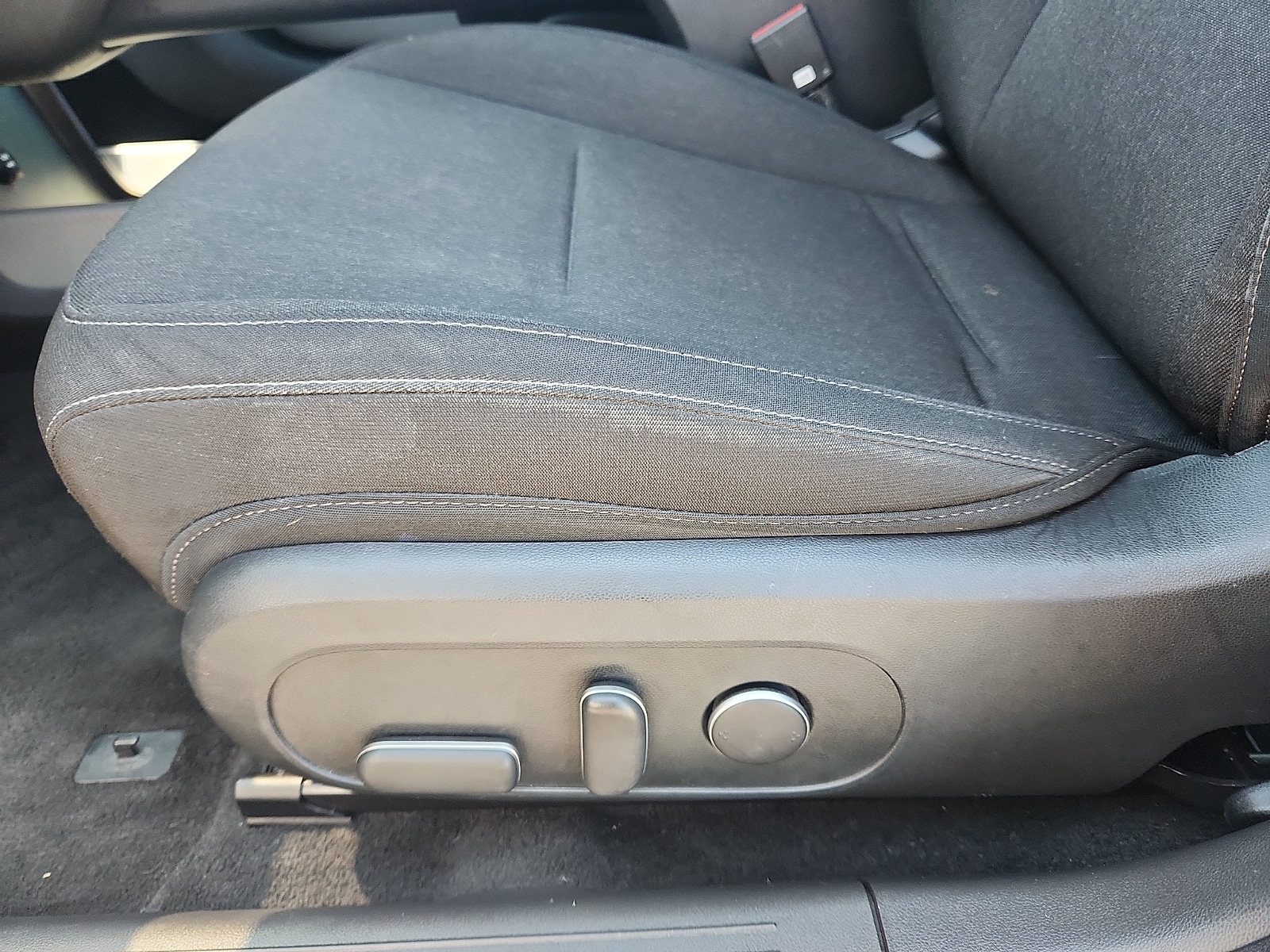2025 Hyundai IONIQ 6 SE - Photo 21