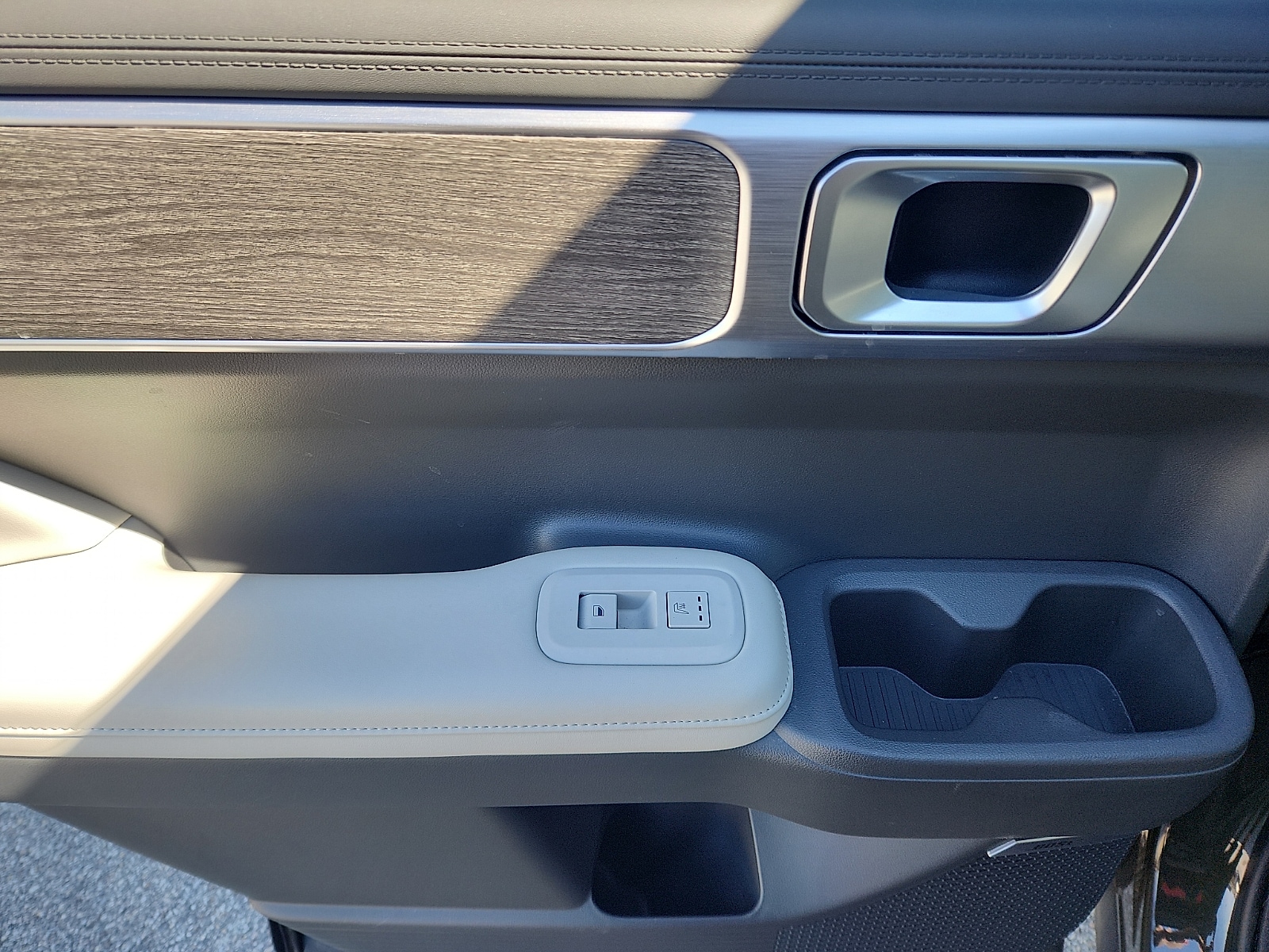 2024 Hyundai Santa Fe Limited - Photo 28