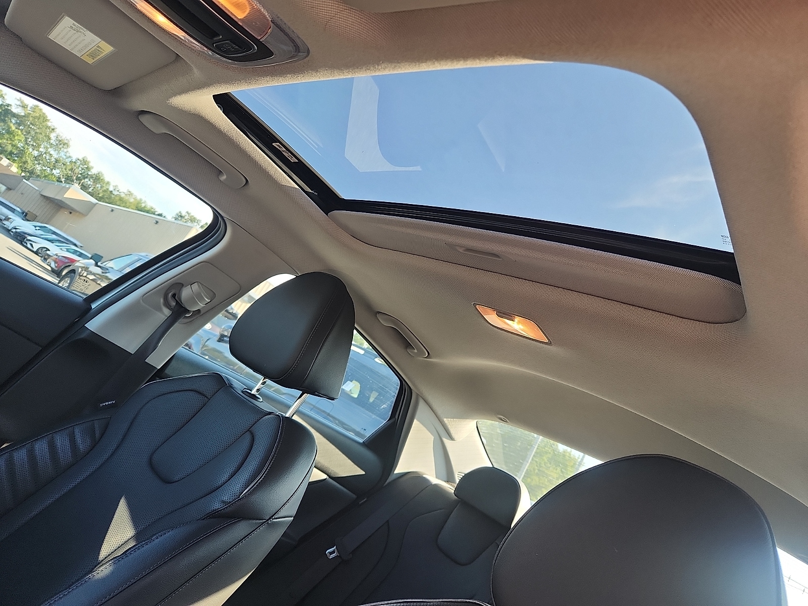 2025 Hyundai Elantra Limited - Photo 21