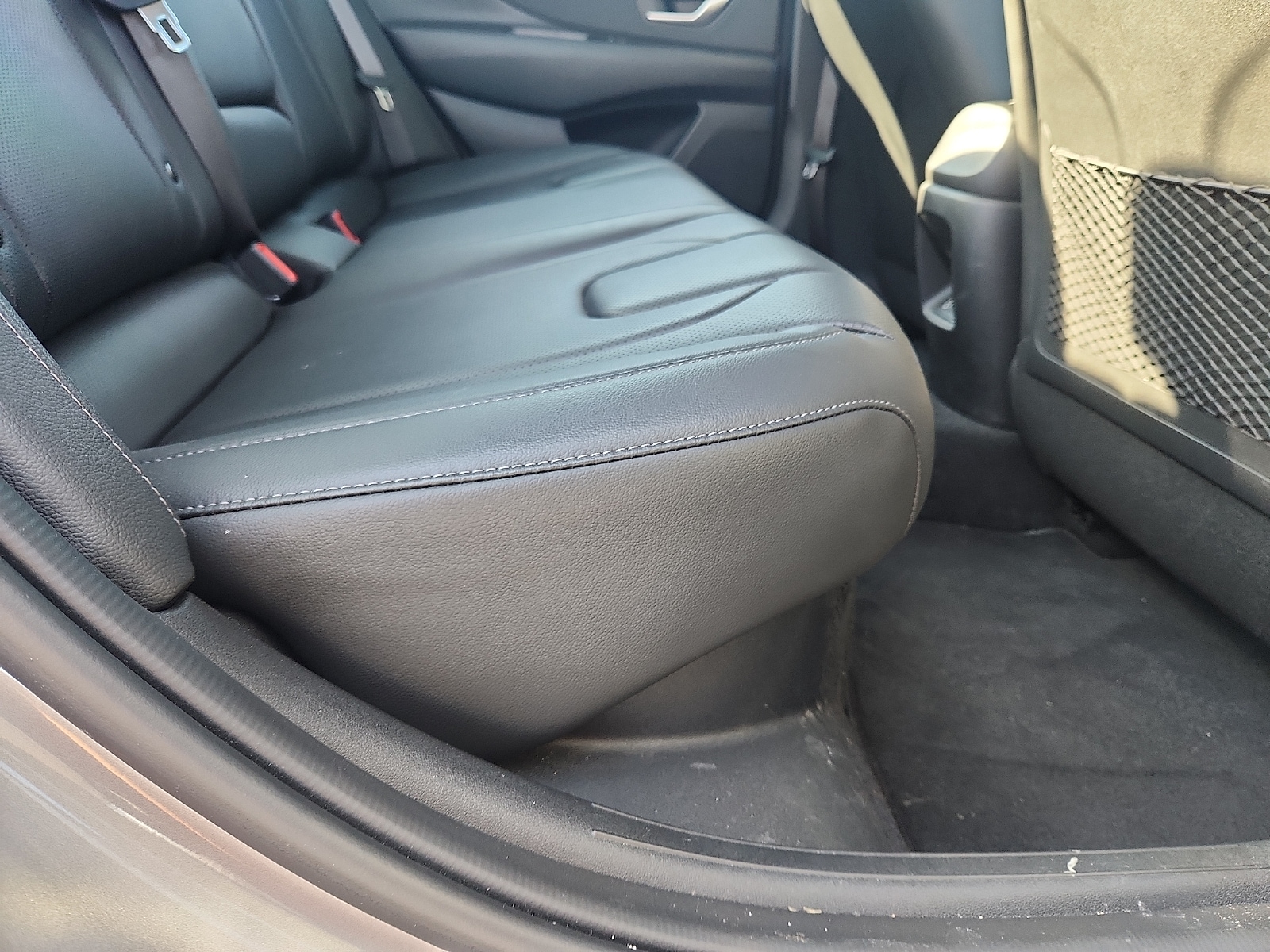 2025 Hyundai Elantra Limited - Photo 30