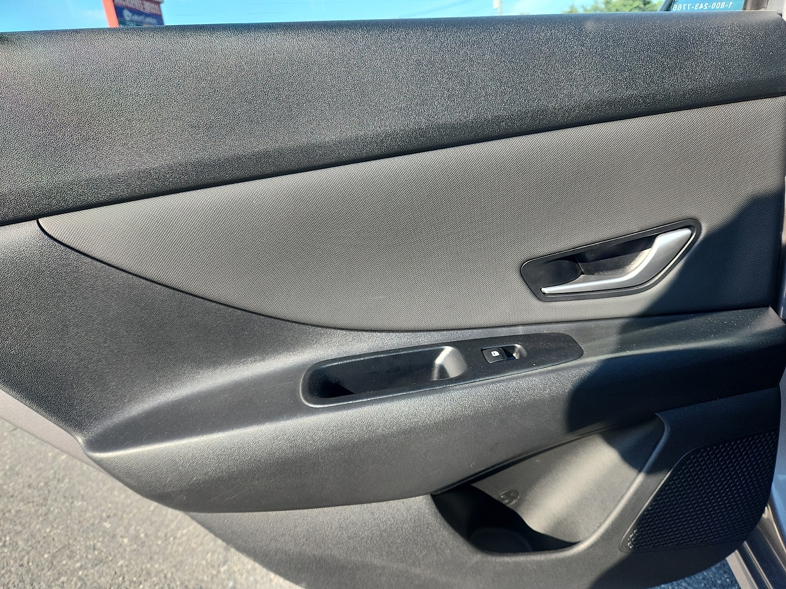 2025 Hyundai Elantra Limited - Photo 27