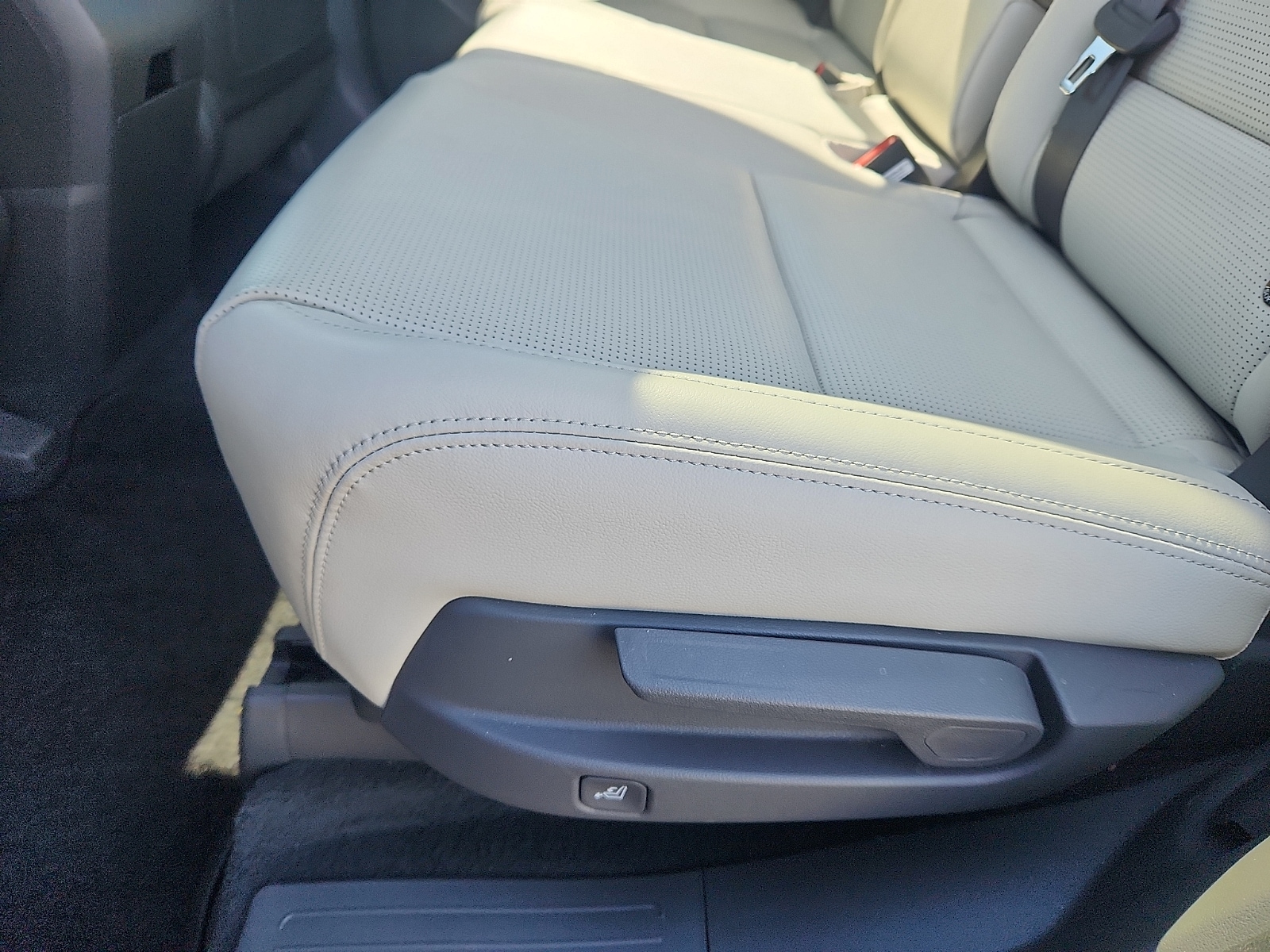 2024 Hyundai Santa Fe Limited - Photo 27