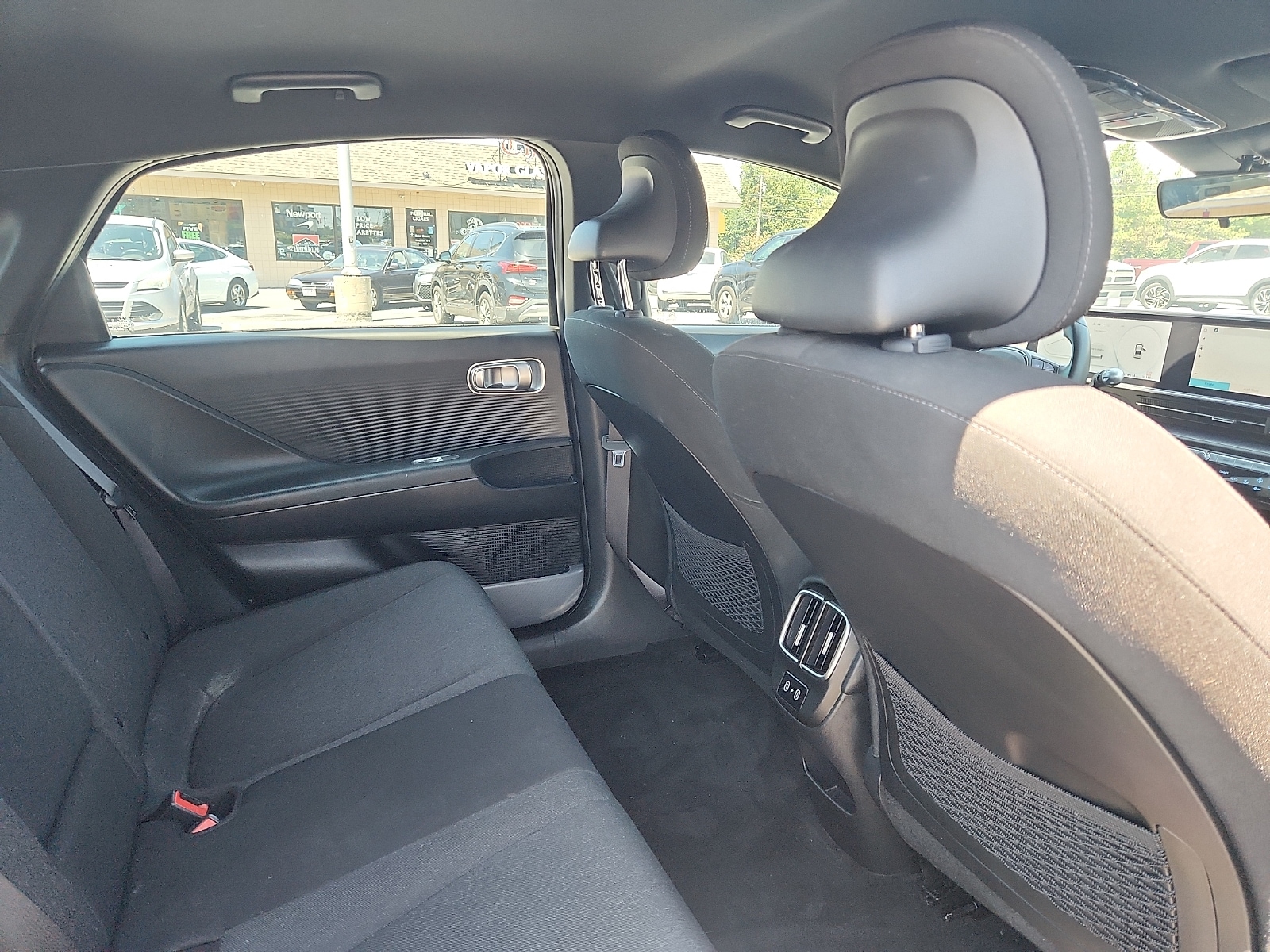 2025 Hyundai IONIQ 6 SE - Photo 26