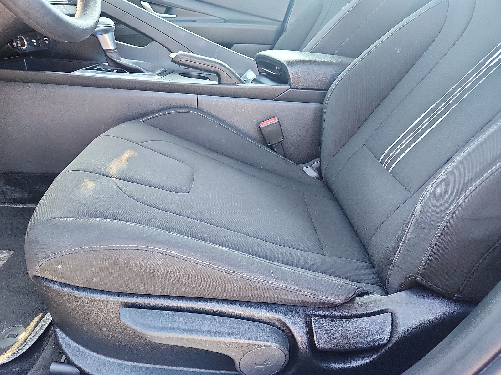 2024 Hyundai Elantra SEL - Photo 23
