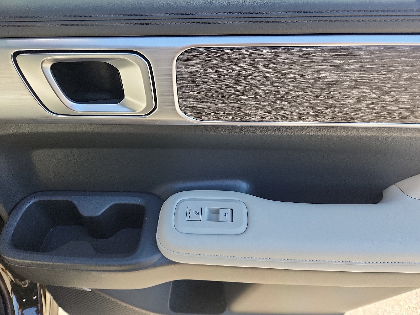 2024 Hyundai Santa Fe Limited - Photo 33