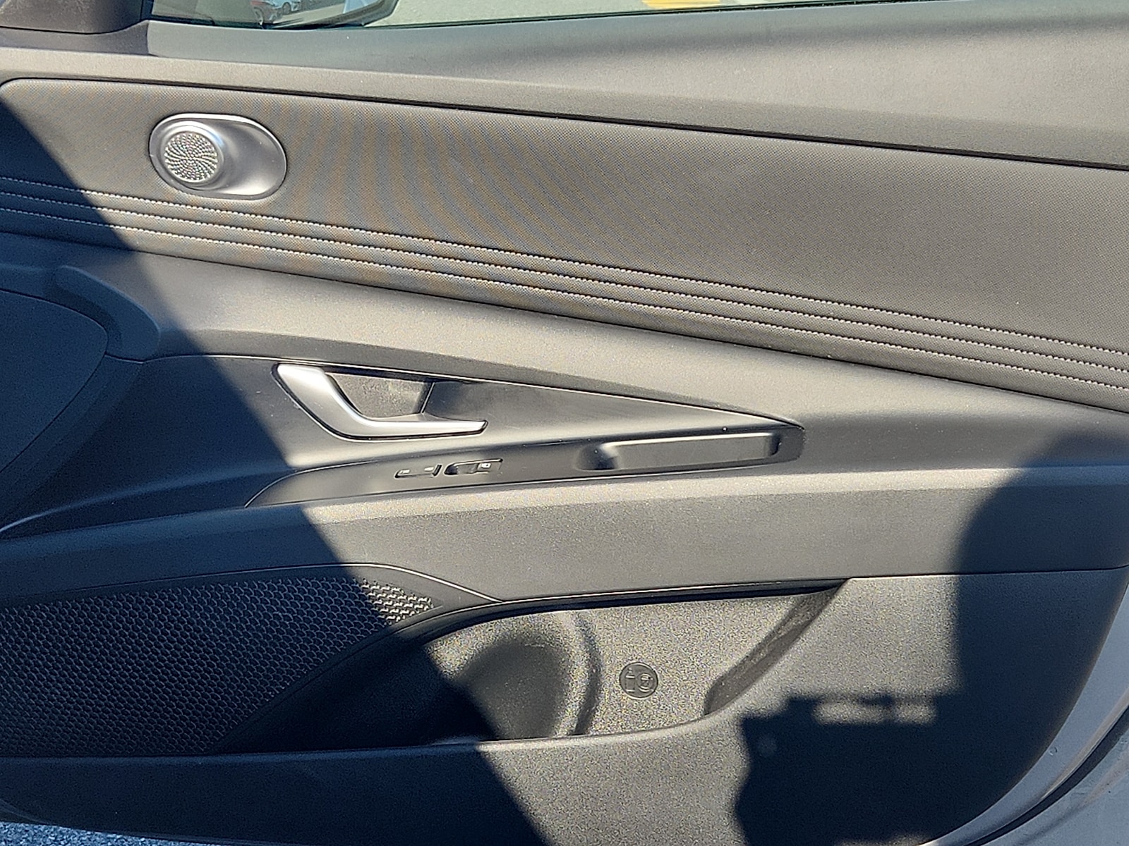 2025 Hyundai Elantra Limited - Photo 34