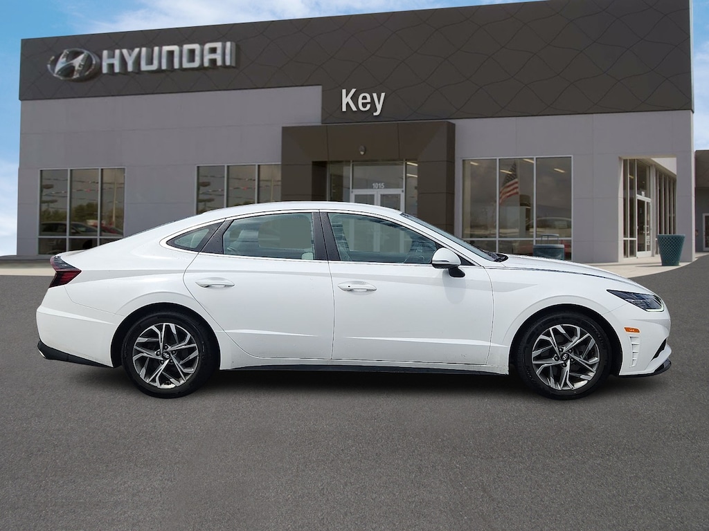 Used 2023 Hyundai Sonata SEL Sedan