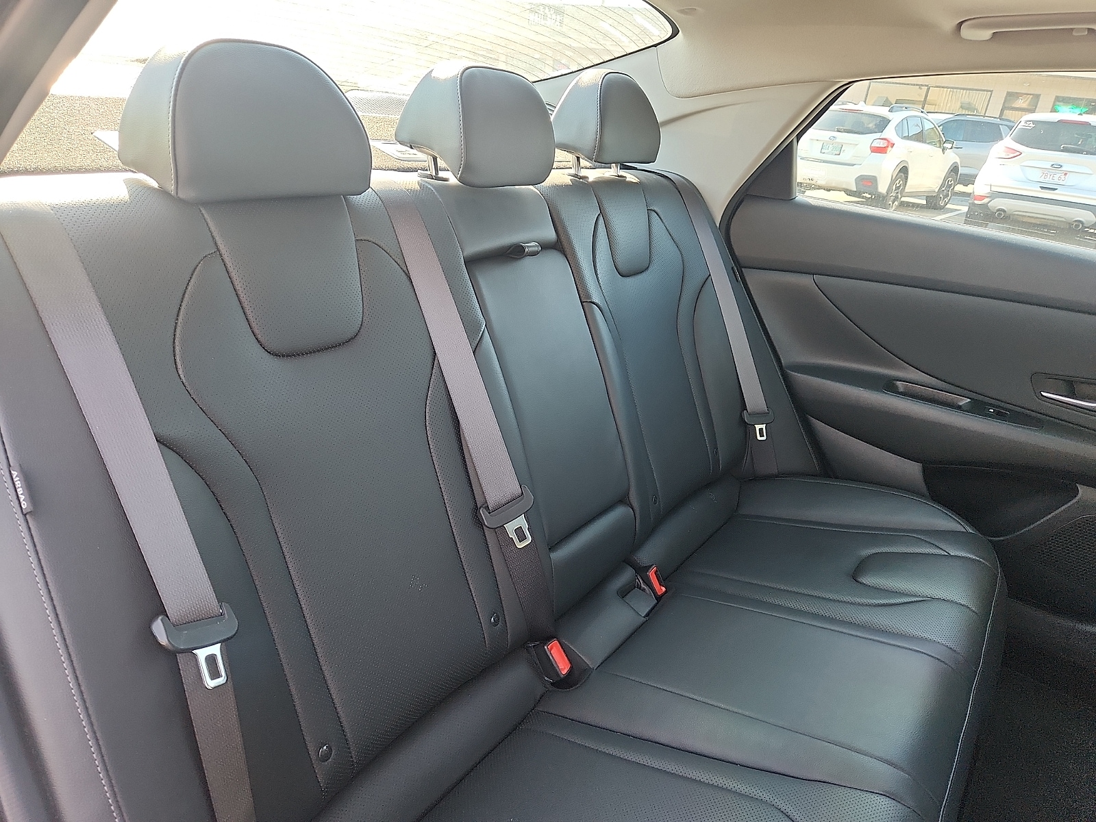 2025 Hyundai Elantra Limited - Photo 29