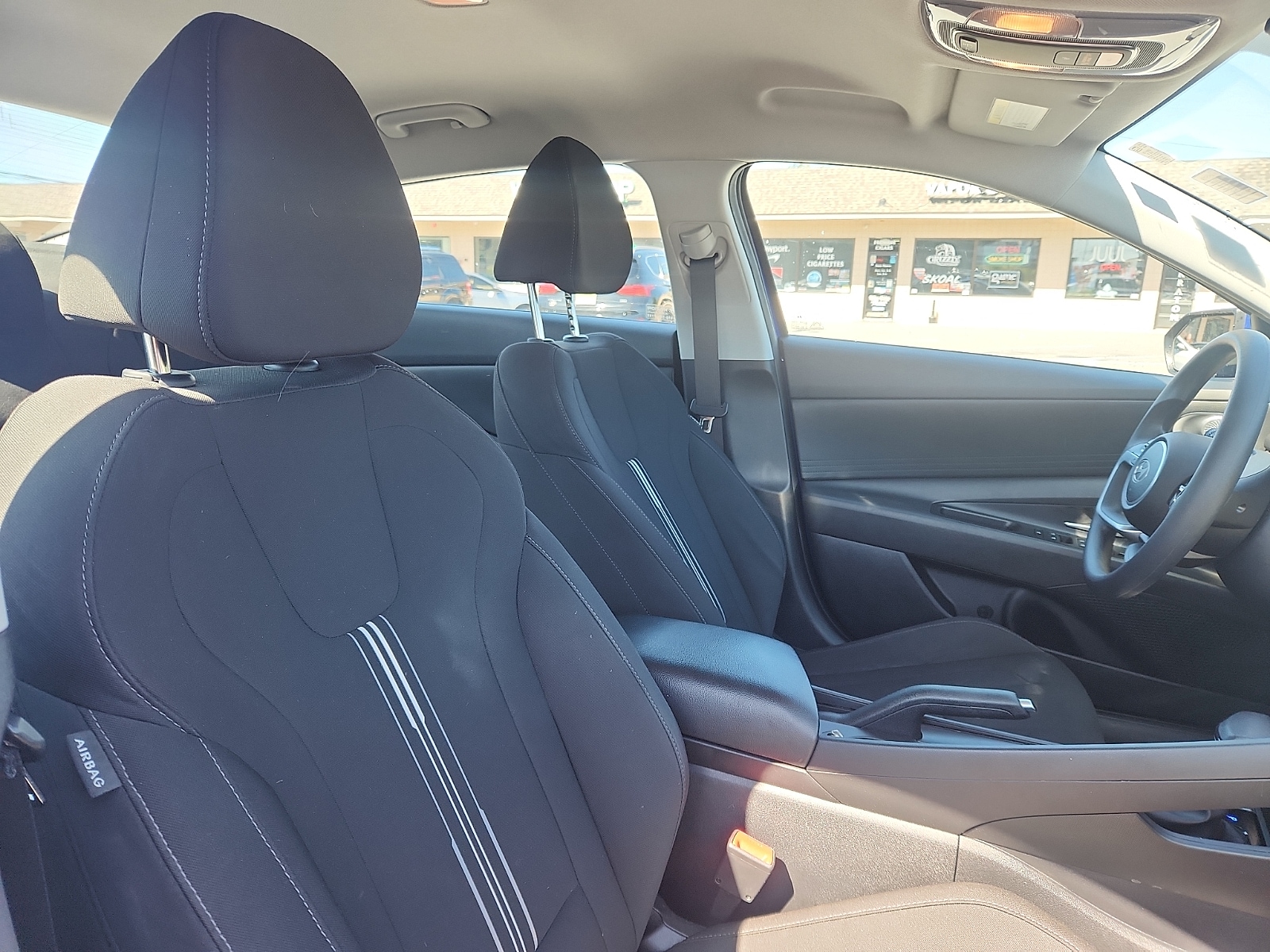 2024 Hyundai Elantra SEL - Photo 32