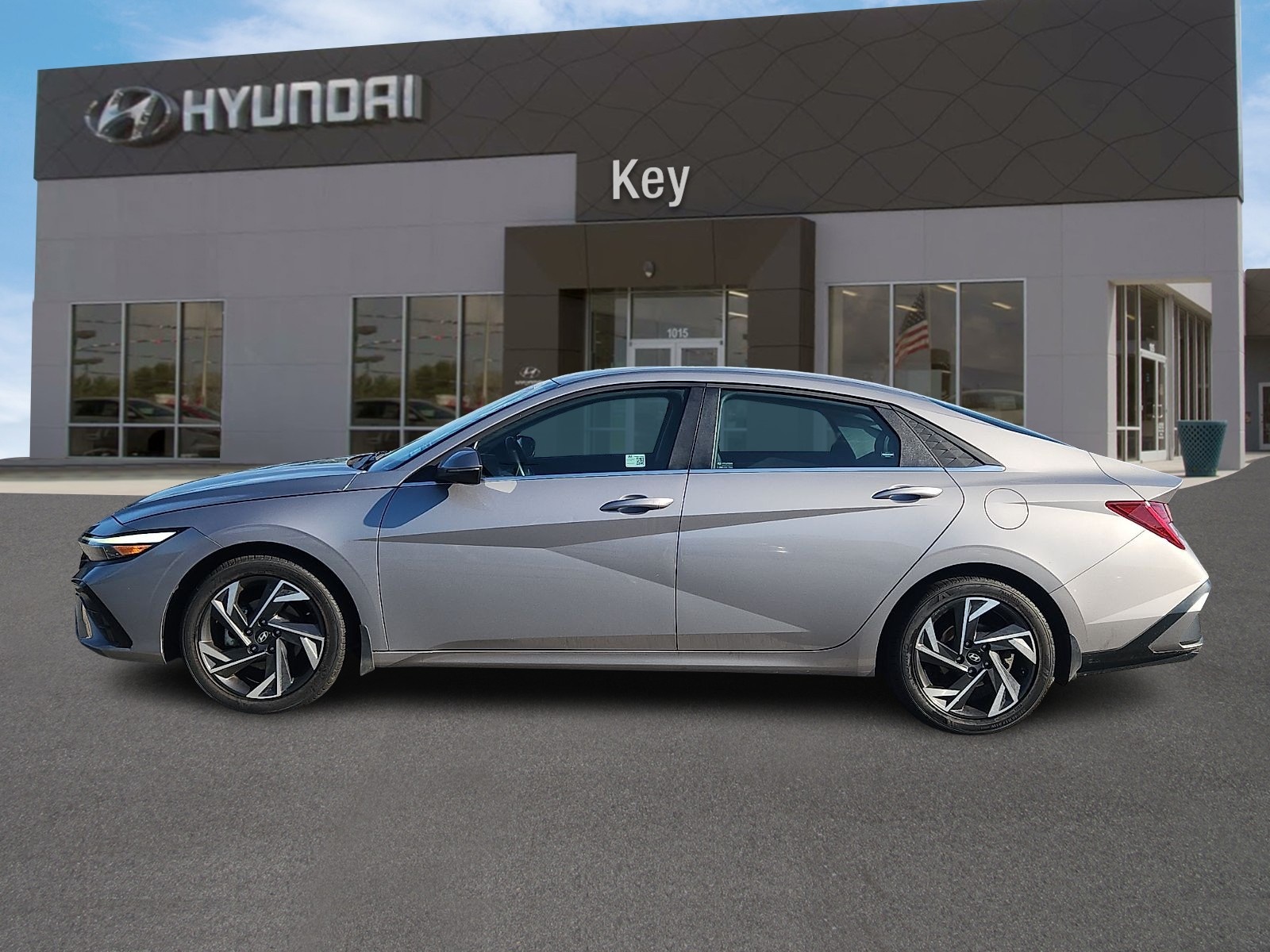 2025 Hyundai Elantra Limited - Photo 6