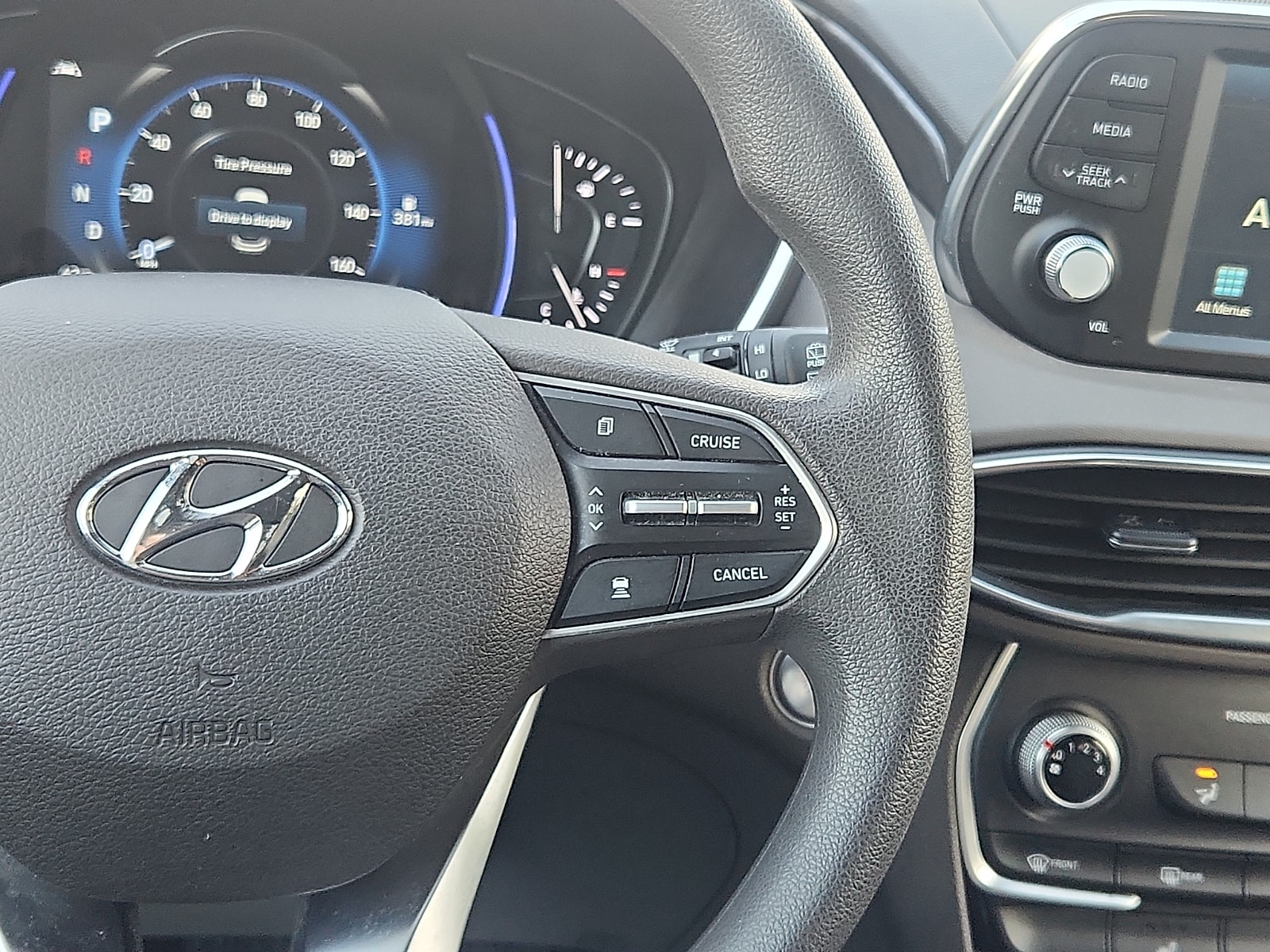 2020 Hyundai Santa Fe SEL - Photo 15