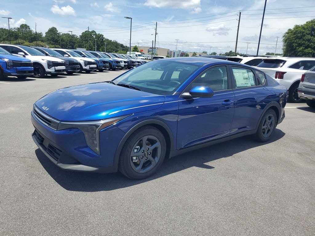 New 2026 Kia K4 LXS Sedan