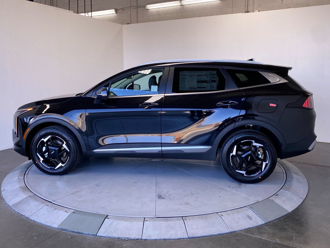 New 2027 Kia Sportage Hybrid EX SUV